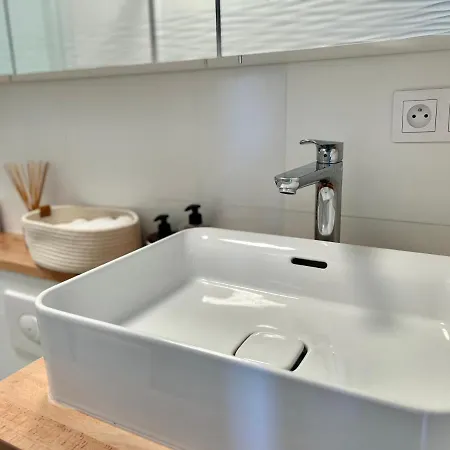 Mynestparis 2-br In Center , Air Conditioner , Elevator Apartment *